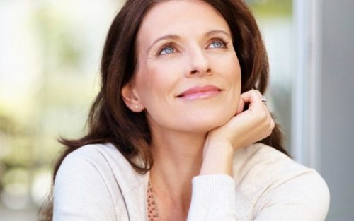 Phụ nữ tuổi 50 và tình trạng lão hóa da - SkinLift Collagen