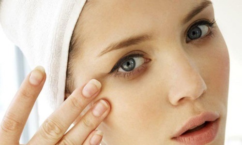 Mách bạn một số cách cải thiện lão hóa da vùng mắt