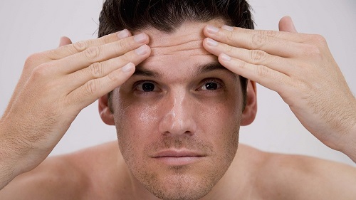 Cách chăm sóc da đúng cách khi xuất hiện nếp nhăn ở nam giới