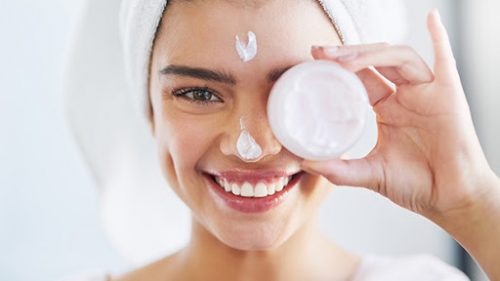 Vì sao dù bạn thuộc loại da nào cũng nên sử dụng kem dưỡng ẩm da mặt?