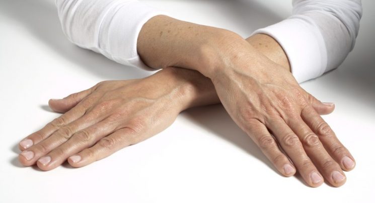Bạn đã biết các cách dưỡng da tay cho người lớn tuổi chưa?