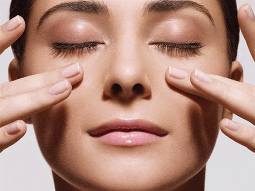 3 bài tập massage trị nhăn da vùng mắt ở tuổi 40 hiệu quả tại nhà