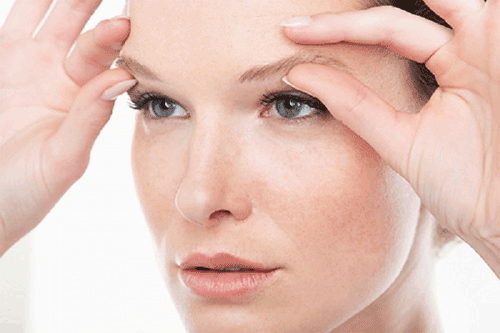 3 bài tập massage trị nhăn da vùng mắt ở tuổi 40 hiệu quả tại nhà