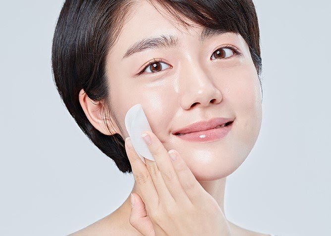 Quy trình skincare cho da hỗn hợp thiên dầu tuổi 20 chuẩn nhất