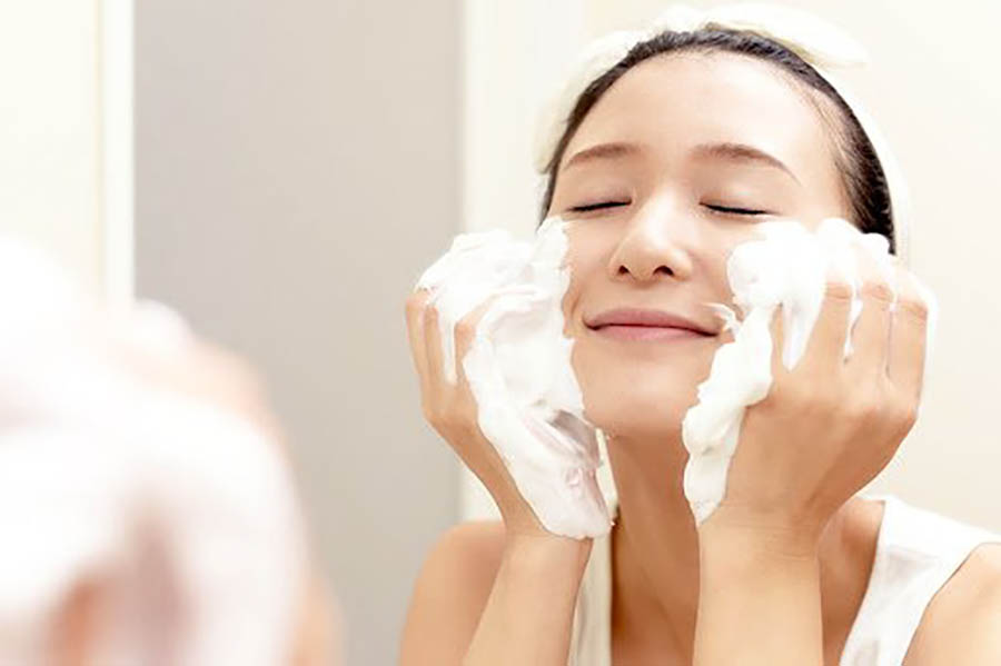 Hướng dẫn cách skincare cho da dầu mụn lỗ chân lông to chuẩn nhất