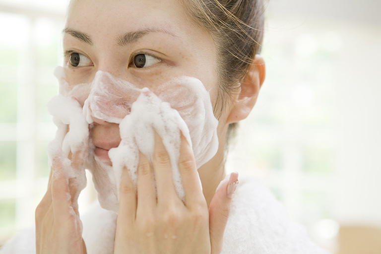 Tái tạo da mặt có hại không? Cách chăm sóc da mặt sau tái tạo