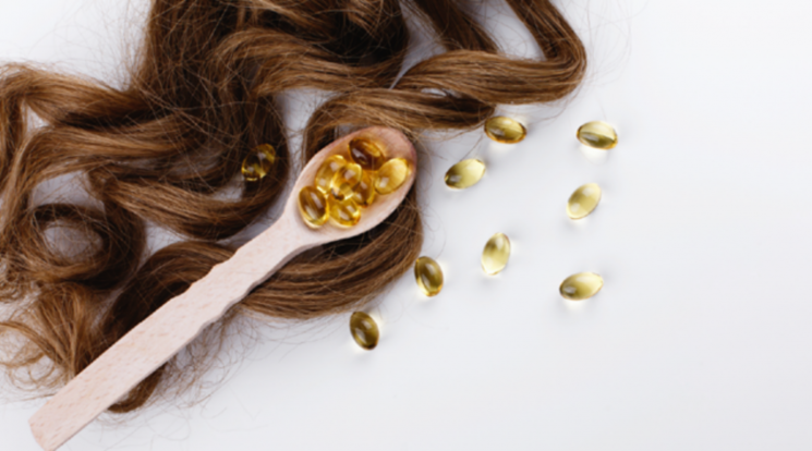 Tuổi 50 rụng tóc uống vitamin gì cải thiện hiệu quả?