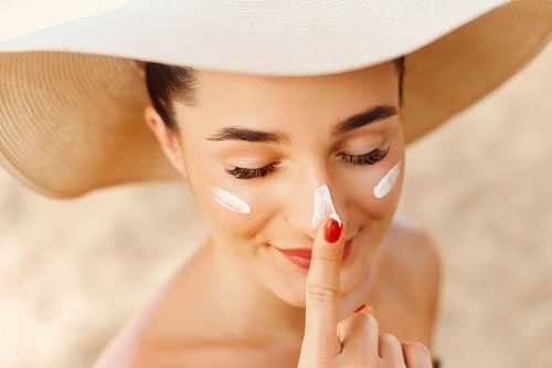 Những nguyên tắc chăm sóc da mặt mùa hè bạn cần ghi nhớ