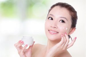 Kem dưỡng da chứa collagen loại nào tốt được nhiều người sử dụng?