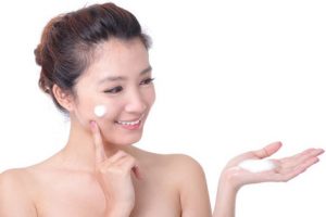 Top 3 kem dưỡng ẩm cho da khô nứt nẻ tuổi 30 của Hàn được yêu thích