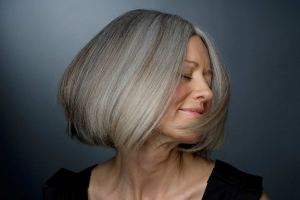 Những cách chăm sóc tóc cho tuổi trung niên hạn chế gãy rụng