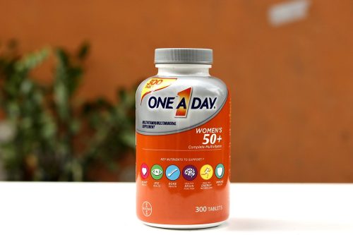 Những loại vitamin tổng hợp cho người trên 50 tuổi hiệu quả hiện nay