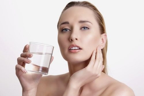 Giải đáp thắc mắc nên uống collagen dạng nước vào lúc nào tốt nhất?